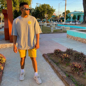 Meet your Posher, Yoan luis